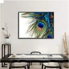 Lienzo de plumas azules y verdes sobre blanco · 50 × 70 cm