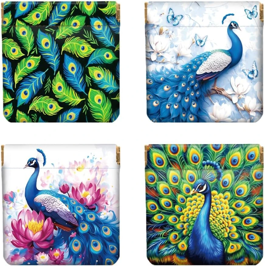 Cuatro monederos Peacoblue con diseños de pavo real